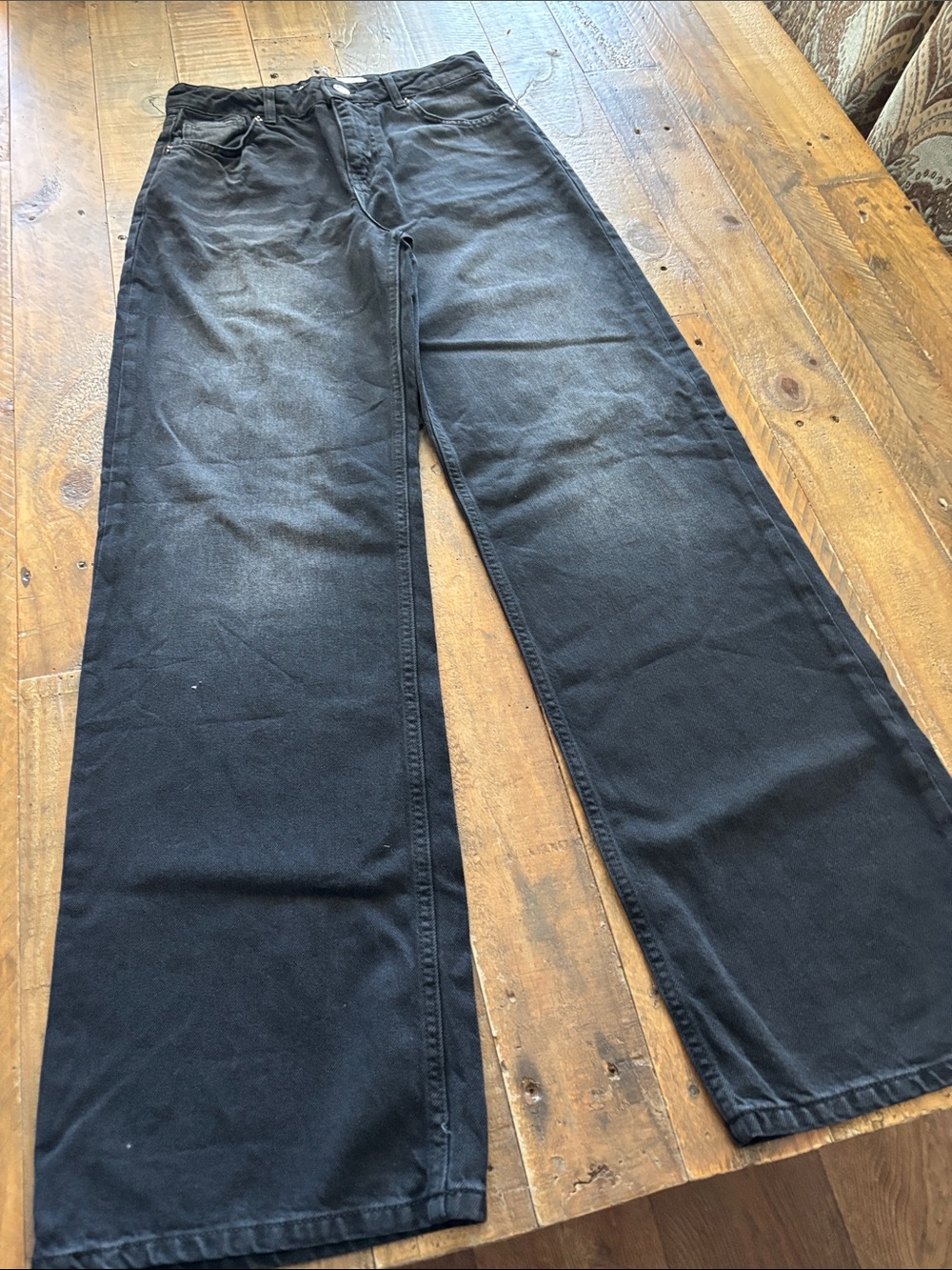 Black Wide-Leg Winen’s Jeans
